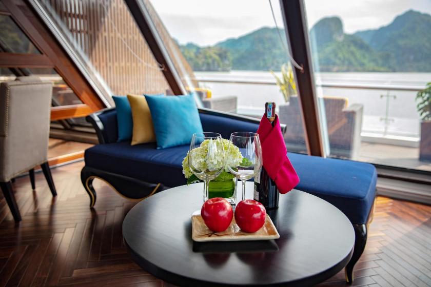 Suite Executive Có Sân Hiên Tắm Nắng Riêng - 2 Ngày 1 Đêm Suite Executive Có Sân Hiên Tắm Nắng Riêng - 2 Ngày 1 Đêm
