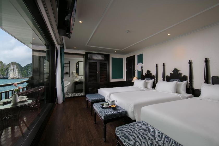 Suite Junior Gia Đình/3 Người Nhìn Ra Toàn Cảnh Biển - Ban Công Riêng - 2 Ngày 1 Đêm