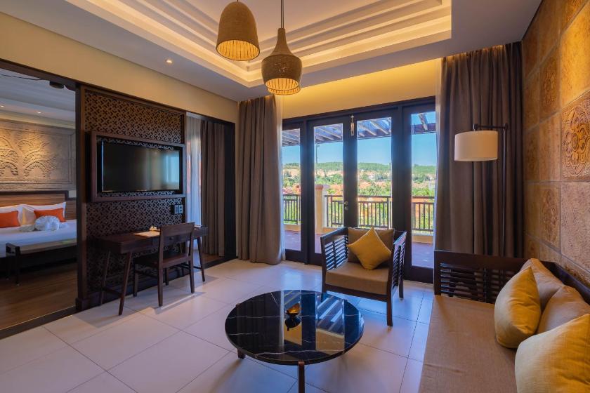 Suite Signature Có Ban Công Nhìn Ra Toàn Cảnh - Miễn Phí Minibar Trong Phòng Suite Signature Có Ban Công Nhìn Ra Toàn Cảnh - Miễn Phí Minibar Trong Phòng