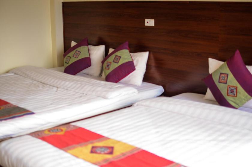 Phòng cho 3 người có Ban Công Phòng cho 3 người có Ban Công