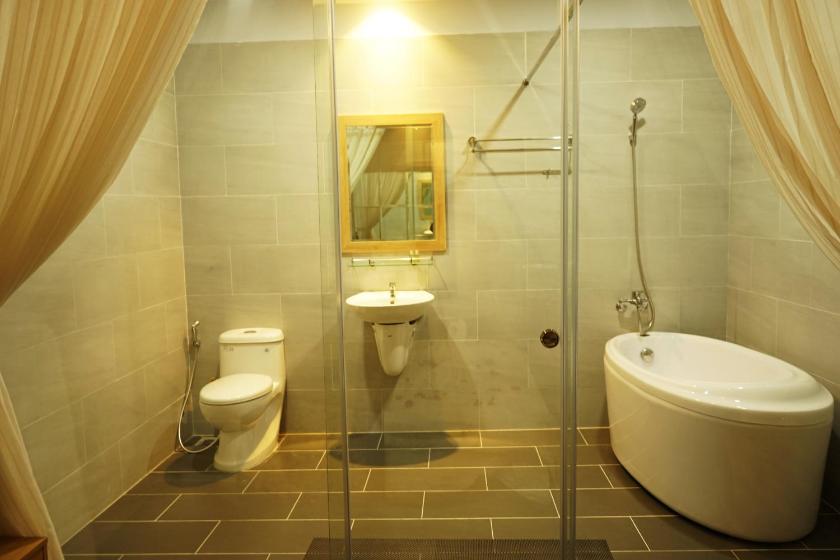 Phòng Deluxe Giường Đôi Có Bồn Tắm