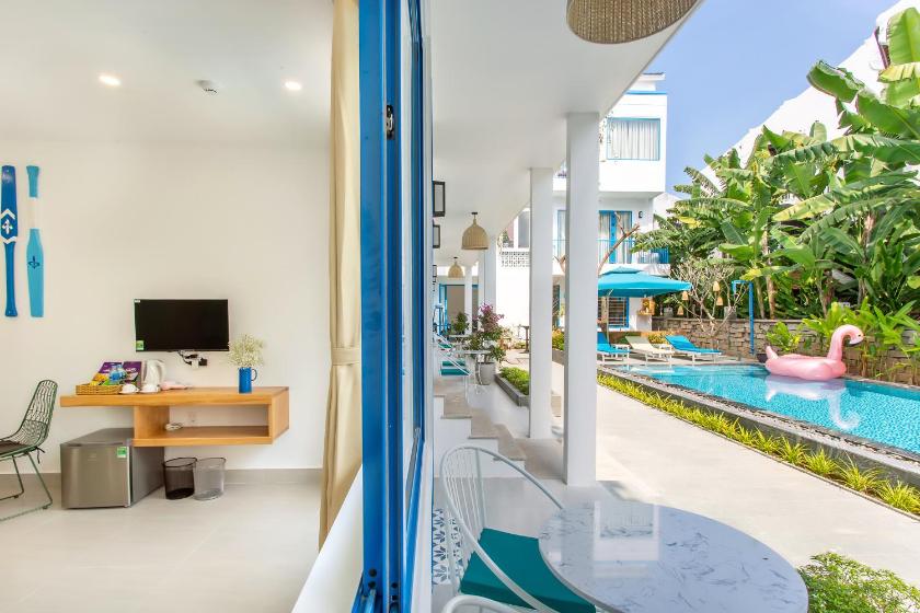 Phòng Giường Đôi Nhìn Ra Hồ Bơi Phòng Giường Đôi Nhìn Ra Hồ Bơi