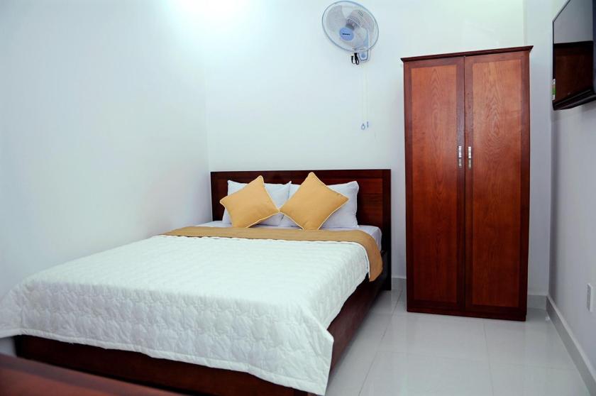 Phòng Deluxe (2 Người lớn + 1 Trẻ em) Phòng Deluxe (2 Người lớn + 1 Trẻ em)