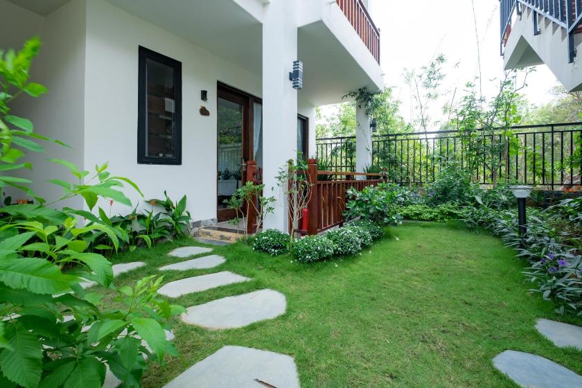 Phòng Giường Đôi Nhìn Ra Vườn