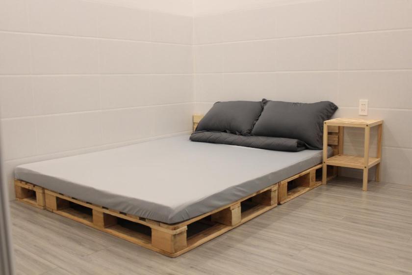 Phòng Có Giường Cỡ Queen Với Phòng Tắm Chung Phòng Có Giường Cỡ Queen Với Phòng Tắm Chung