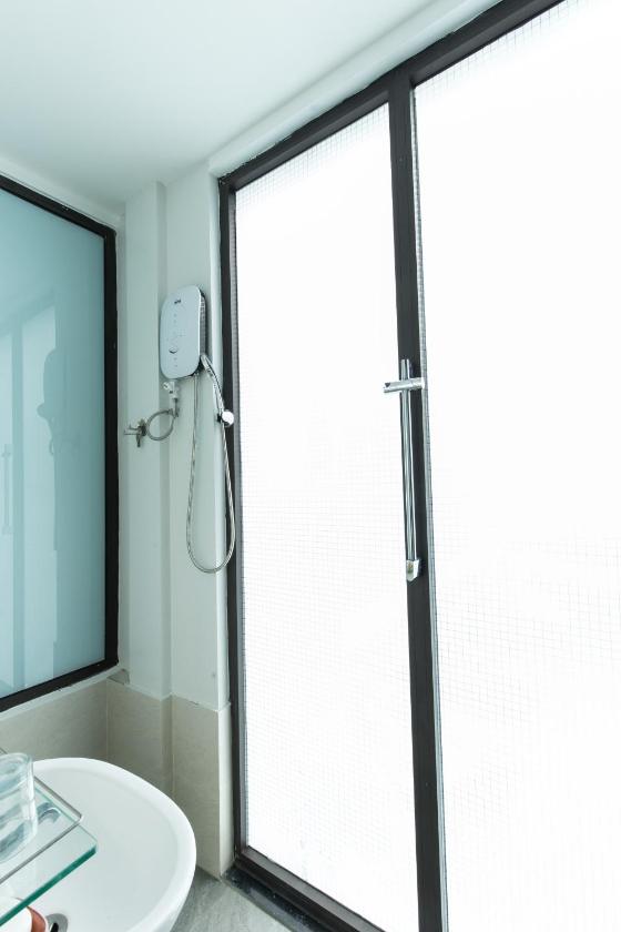 Phòng Giường Đôi Hạng Bình Dân Phòng Giường Đôi Hạng Bình Dân