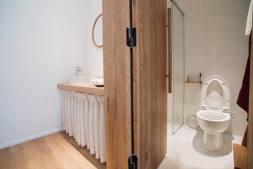 Phòng Deluxe Giường Đôi Có Ban Công Phòng Deluxe Giường Đôi Có Ban Công