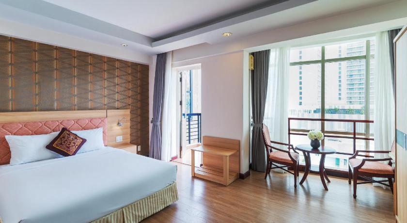 Phòng Deluxe Giường Đôi/2 Giường Đơn Có Ban Công Phòng Deluxe Giường Đôi/2 Giường Đơn Có Ban Công