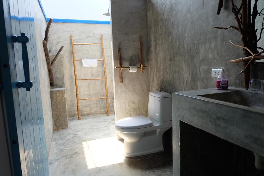 Biệt Thự Nhìn Ra Vườn