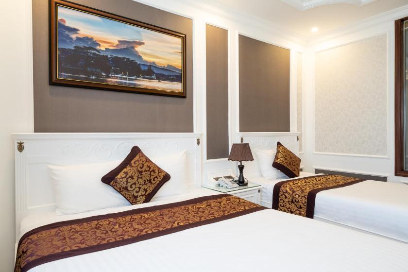 Phòng Deluxe cho 3 Người Phòng Deluxe cho 3 Người