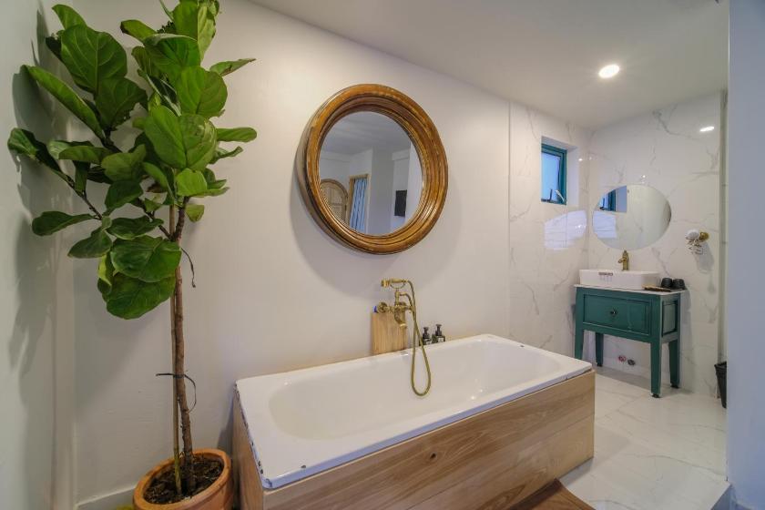 Phòng Giường Đôi Có Bồn Tắm Spa