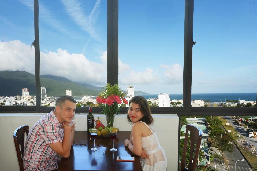 Phòng Deluxe Giường Đôi Với Ban Công và Tầm Nhìn Ra Biển Phòng Deluxe Giường Đôi Với Ban Công và Tầm Nhìn Ra Biển
