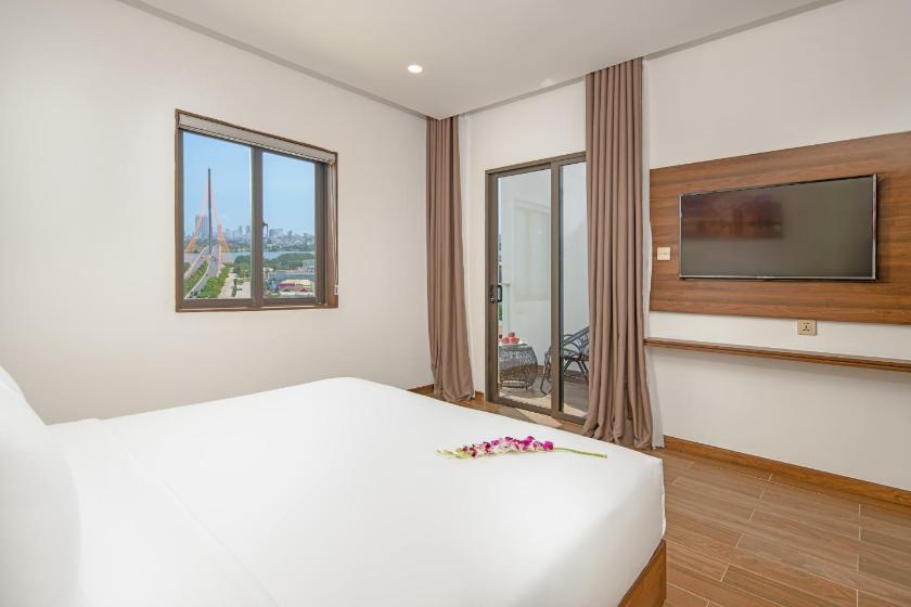 Phòng Deluxe Giường Đôi Nhìn Ra Sông Phòng Deluxe Giường Đôi Nhìn Ra Sông