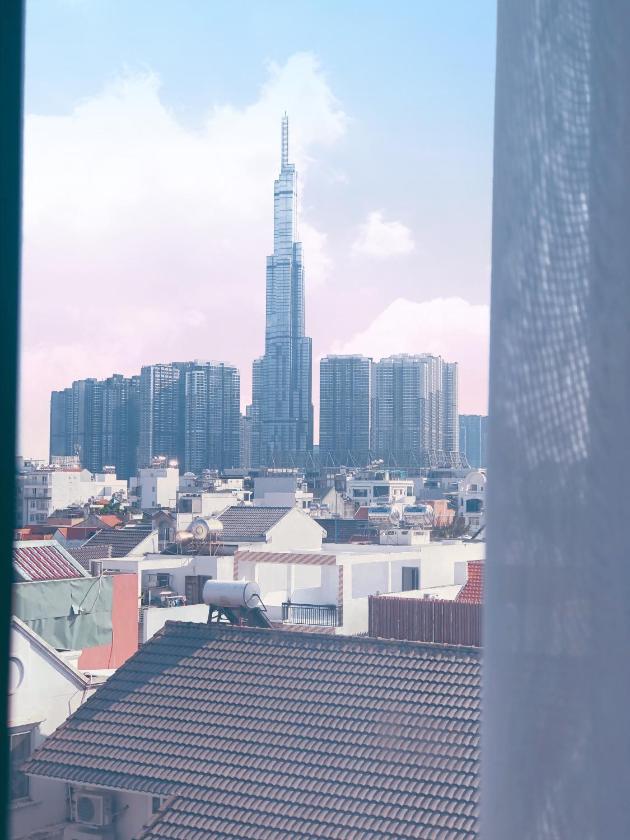 Phòng Deluxe Giường Đôi Nhìn Ra Tòa Nhà Landmark 81 Phòng Deluxe Giường Đôi Nhìn Ra Tòa Nhà Landmark 81
