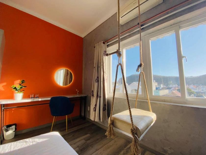 Phòng có giường cỡ King nhìn ra cảnh núi non Phòng có giường cỡ King nhìn ra cảnh núi non