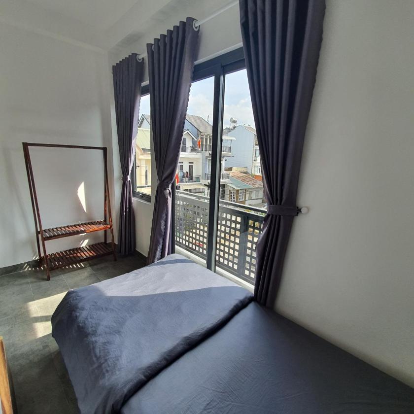 Phòng cho 3 người có Ban Công Phòng cho 3 người có Ban Công