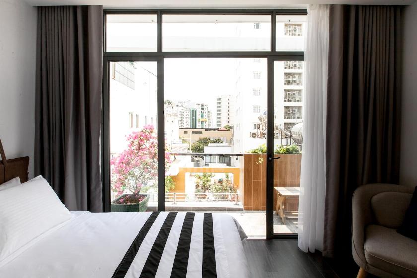 Phòng Có Giường Cỡ Queen Với Ban Công Phòng Có Giường Cỡ Queen Với Ban Công