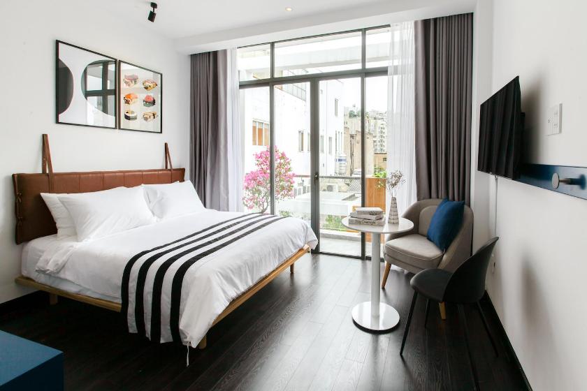 Phòng Có Giường Cỡ Queen Với Ban Công Phòng Có Giường Cỡ Queen Với Ban Công