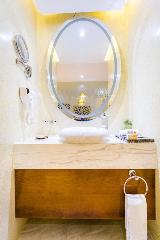 Room #142606175 Room #142606175