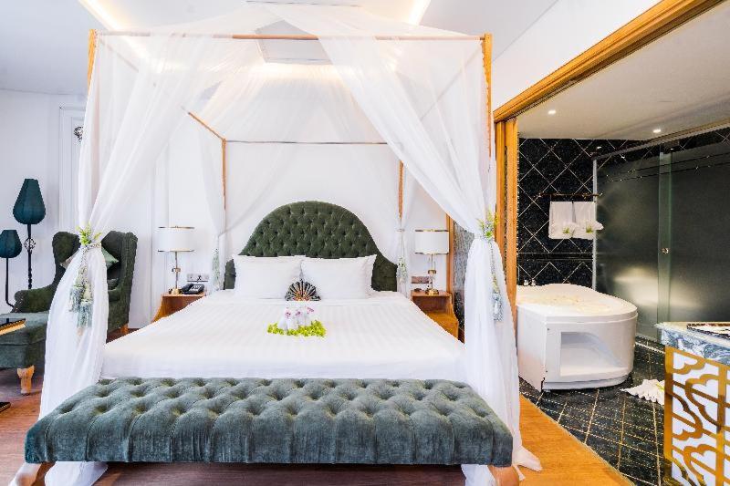 Room #142606176 Room #142606176