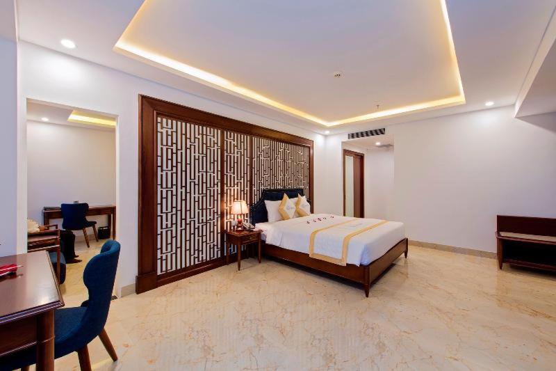 Room #391718248 Room #391718248