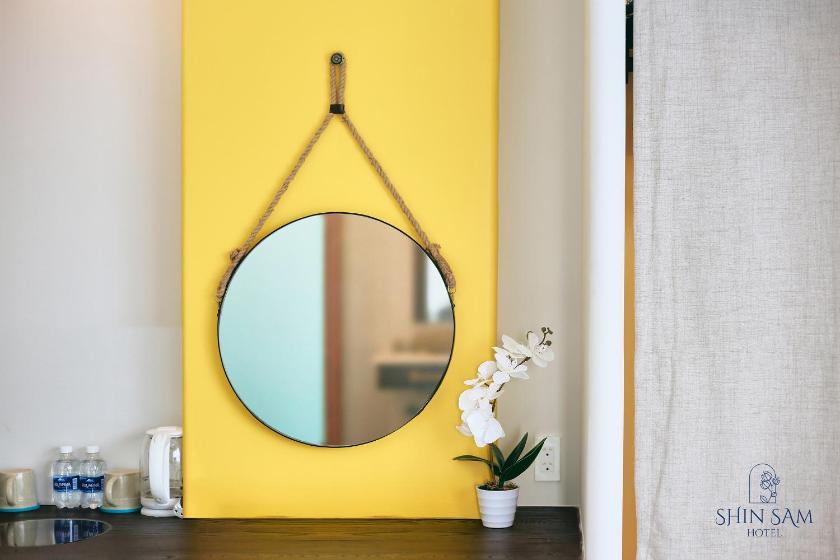 Phòng Deluxe Giường Đôi Có Ban Công Phòng Deluxe Giường Đôi Có Ban Công