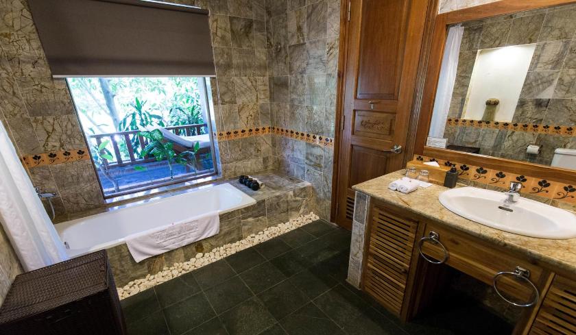 Bungalow Trăng Mật Giường Đôi - Phiếu Spa Miễn Phí Bungalow Trăng Mật Giường Đôi - Phiếu Spa Miễn Phí