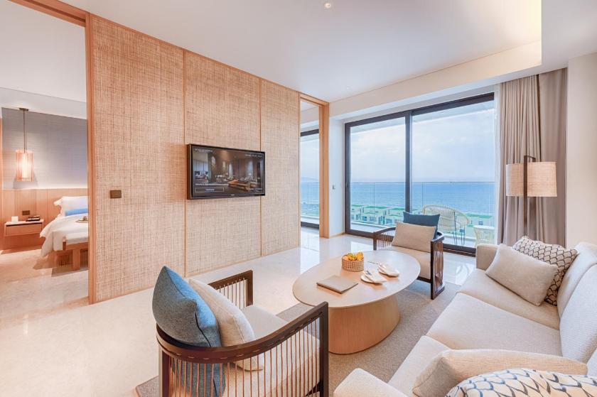 Suite Monogram Giường Đôi Nhìn Ra Biển Với Quyền Sử Dụng Monogram Lounge