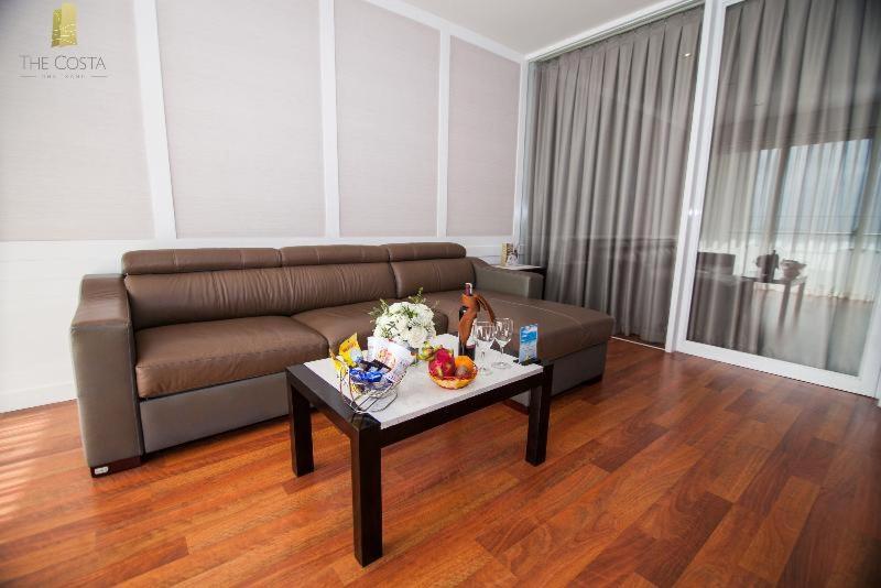 Room #70409972 Room #70409972