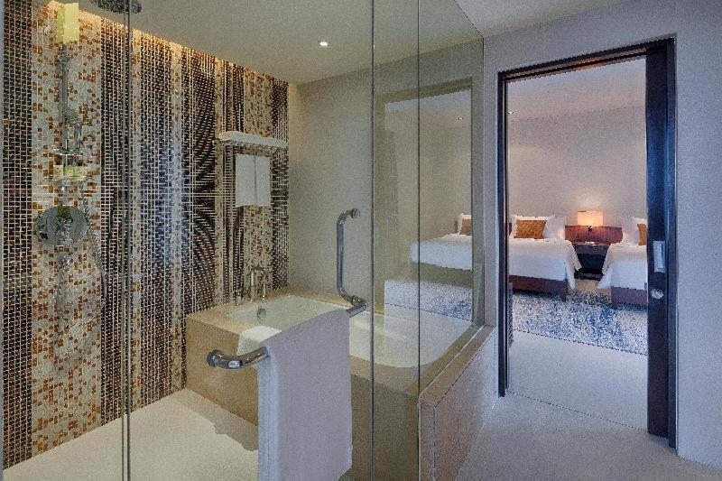 Room #70409975 Room #70409975