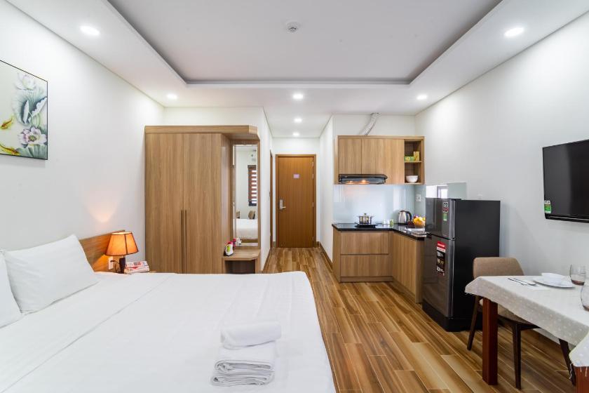 Studio Deluxe Studio Deluxe