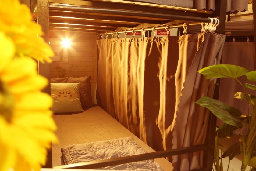 Giường trong Phòng ngủ tập thể cả Nam và Nữ 12 Giường Giường trong Phòng ngủ tập thể cả Nam và Nữ 12 Giường