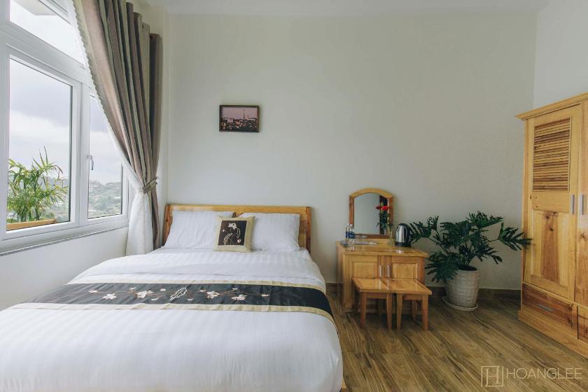 Phòng Deluxe Đơn có ban công Phòng Deluxe Đơn có ban công