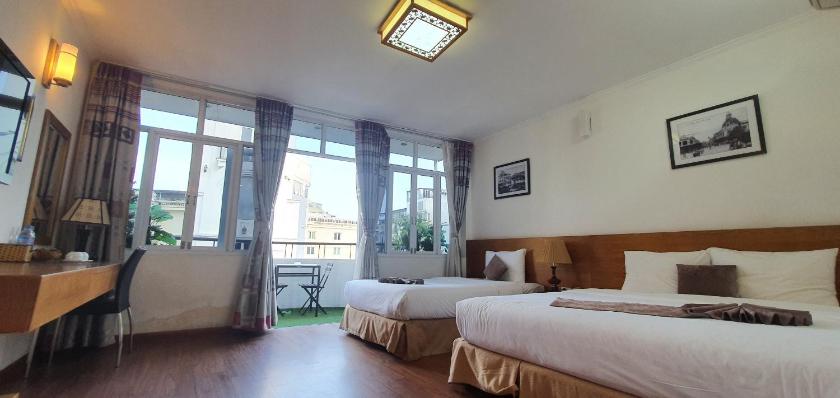 Phòng Gia Đình Có Ban Công Phòng Gia Đình Có Ban Công