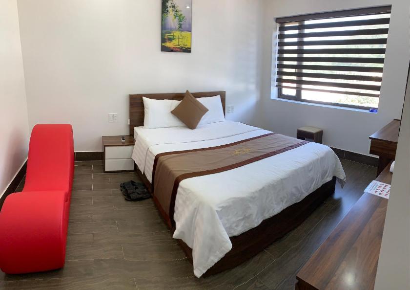 Phòng Deluxe Giường Đôi Có Ban Công