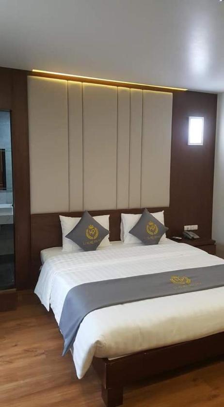 Phòng Deluxe Giường Đôi Có Ban Công