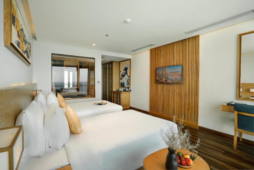 Phòng Deluxe 2 Giường Đơn có Ban công và Nhìn ra Biển