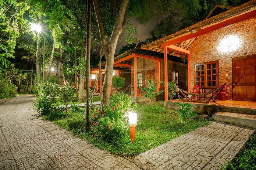 Bungalow Tiêu Chuẩn Nhìn Ra Vườn