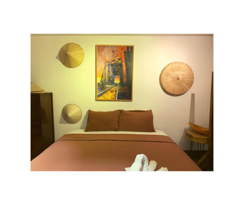 Phòng Có Giường Cỡ Queen Với Phòng Tắm Chung