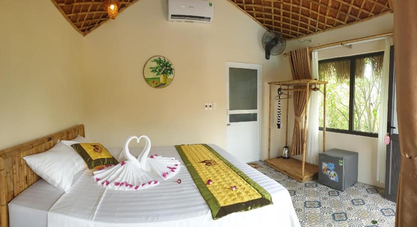 Phòng Có Giường Cỡ Queen Nhìn Ra Hồ Bơi Phòng Có Giường Cỡ Queen Nhìn Ra Hồ Bơi