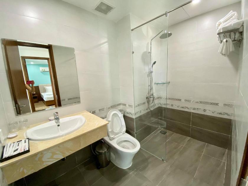 Phòng Deluxe Giường Đôi Có Ban Công