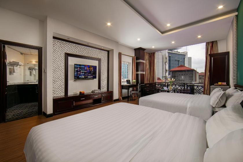 Suite Gia Đình Có Ban Công Suite Gia Đình Có Ban Công