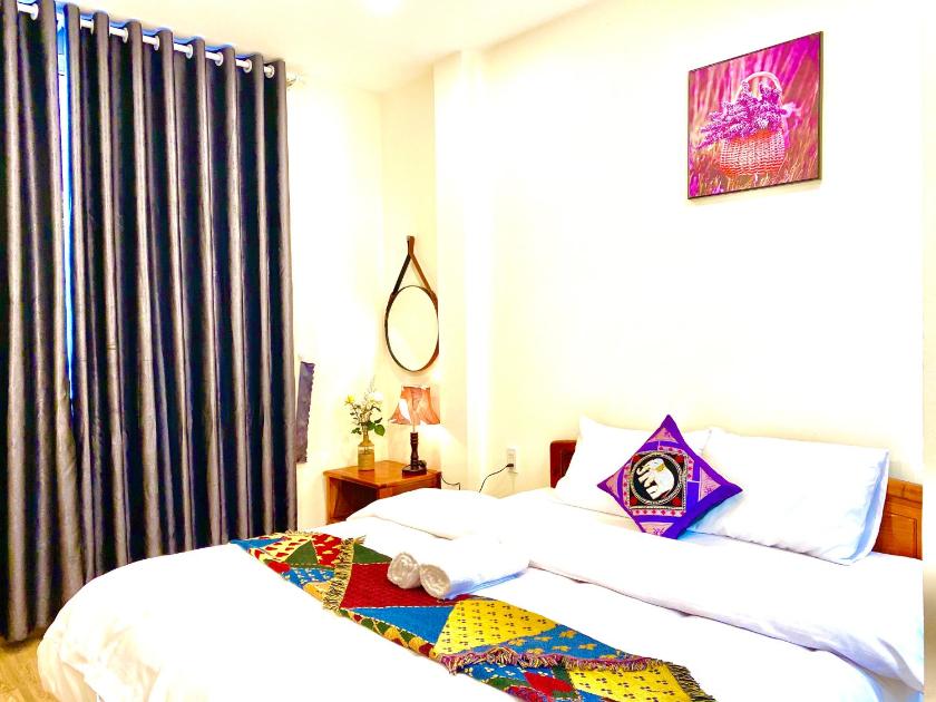 Phòng Deluxe (2 Người lớn + 1 Trẻ em) Phòng Deluxe (2 Người lớn + 1 Trẻ em)