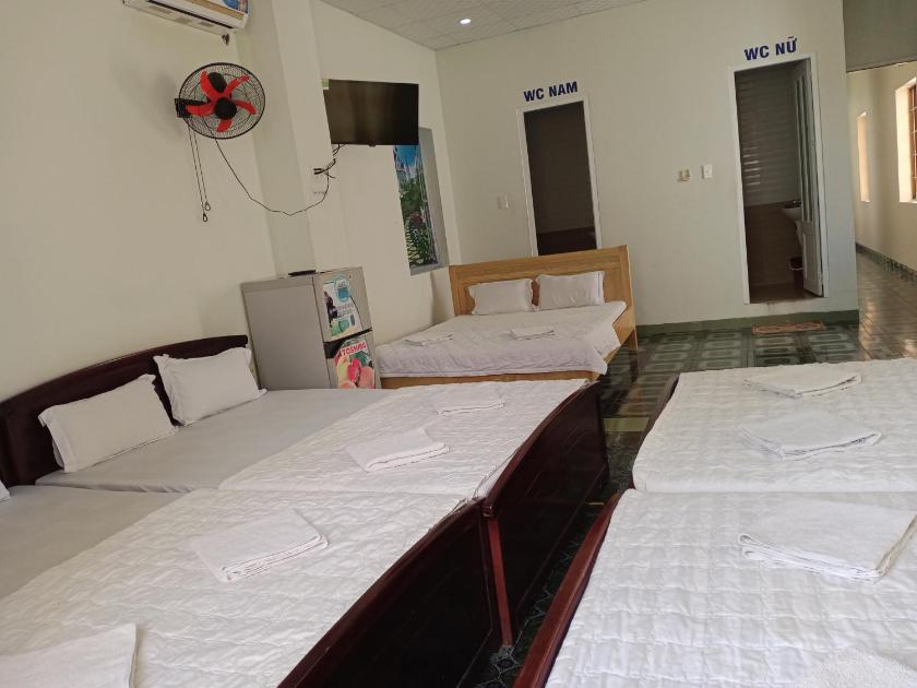 Phòng Ngủ Tập Thể Cho Cả Nam Và Nữ