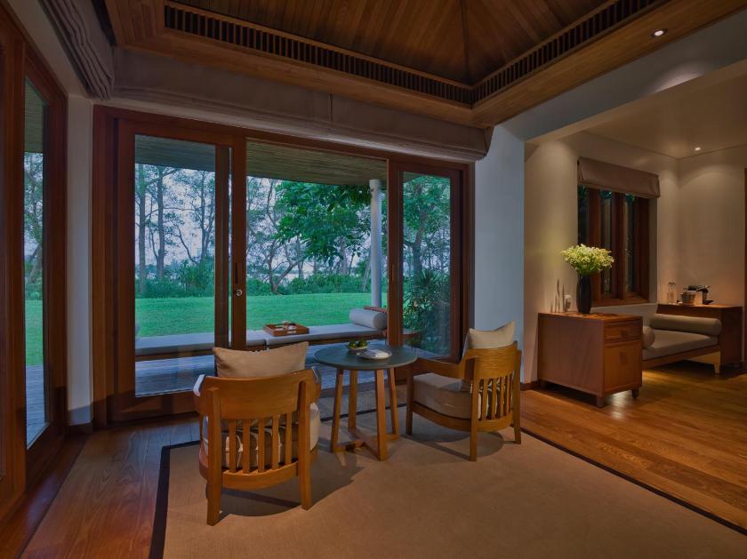 Phòng Nhìn Ra Sông