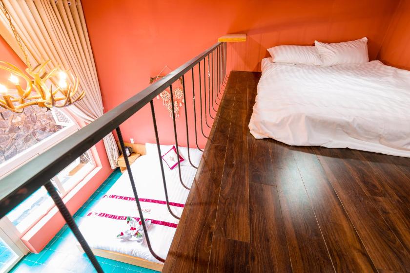 Phòng 4 người nhìn ra vườn Phòng 4 người nhìn ra vườn