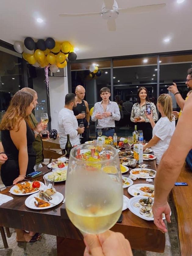 Biệt Thự Nhìn Ra Biển Biệt Thự Nhìn Ra Biển