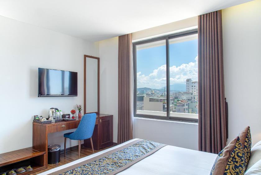 Phòng Deluxe Giường Đôi Nhìn Ra Thành Phố Phòng Deluxe Giường Đôi Nhìn Ra Thành Phố