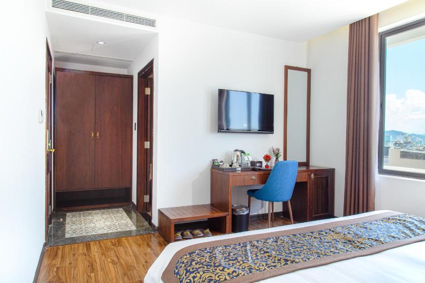 Phòng Deluxe Giường Đôi Nhìn Ra Thành Phố Phòng Deluxe Giường Đôi Nhìn Ra Thành Phố