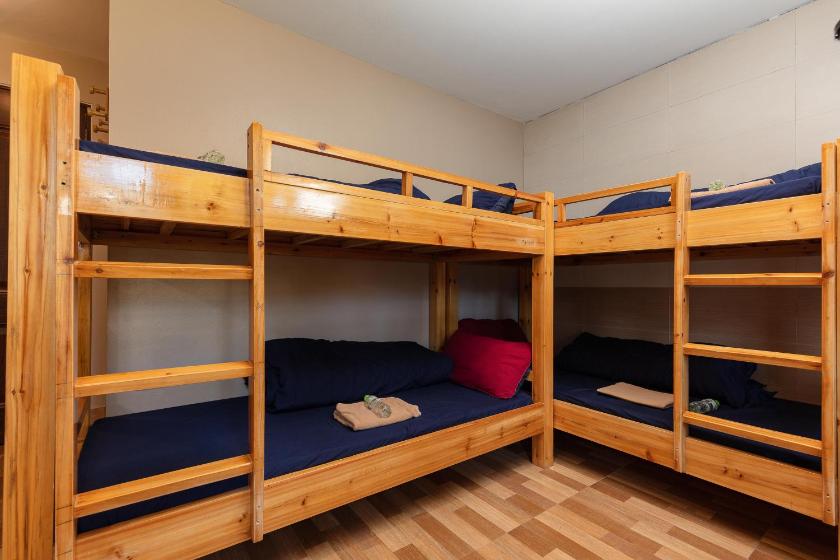 Giường Tầng Trong Phòng Ngủ Tập Thể Cho Nam Và Nữ Giường Tầng Trong Phòng Ngủ Tập Thể Cho Nam Và Nữ